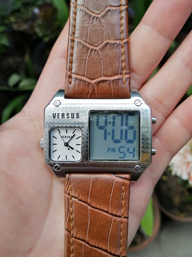 Reloj Versus Bulova Casio Invicta Guess Nautica Ecko Gc Momo Café Plateado (Usado)