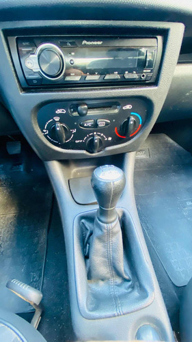 Peugeot 207 1.4 Sedan Xs