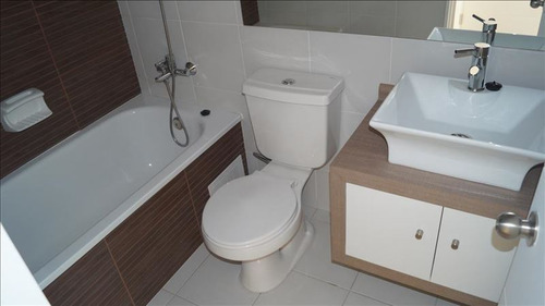 Depto. 1307, 2 Dormitorios, 2 Baños, Metro Moneda