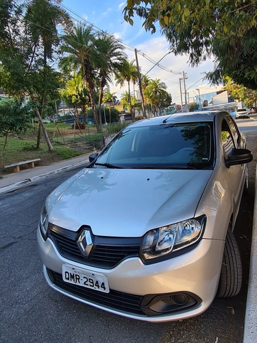 Imagem 11 de 14 de Renault Logan 2018 1.0 12v Authentique Sce 4p