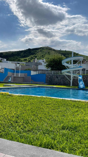 Casa En Condominio Con Alberca Compartida En Xochitepec Mor.
