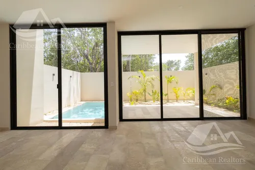 Casa En Venta En Playa Del Carmen Valenia