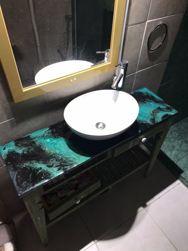 Imagen 3 de 4 de Mesadas Con Resina Epoxi Cristal Liquido Baño Cocina