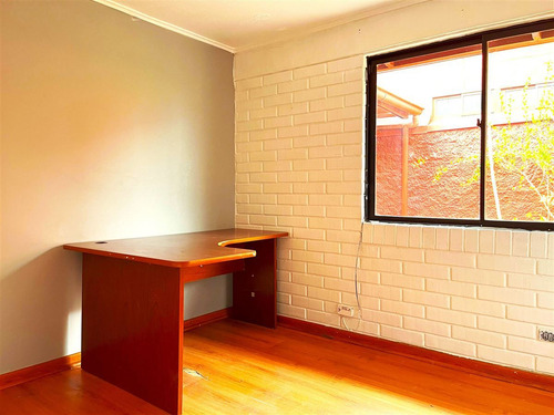Casa En Venta De 4 Dorm. Portal De La Viña, Peñalolén