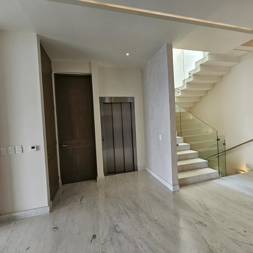 Descubre El Lujo Y La Exclusividad En Bosque Real, Casa En Venta Bosque Real!!!!