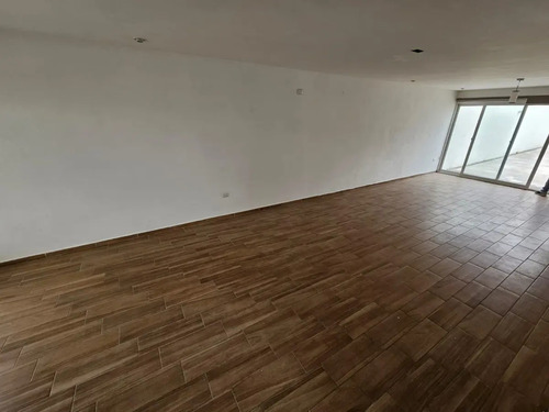 Casa En Renta En Zibata