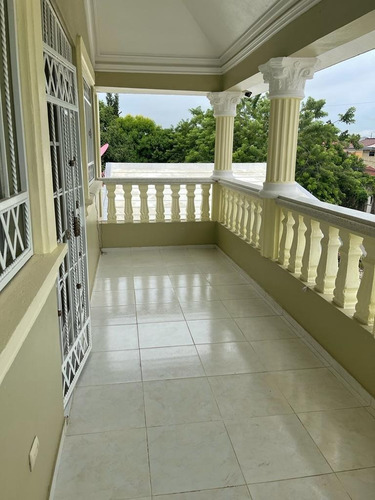 Imagen 14 de 20 de Corona Plaza, Casa De 2 Niveles Con 600mt² De Construcción. Financiamiento Disponible.