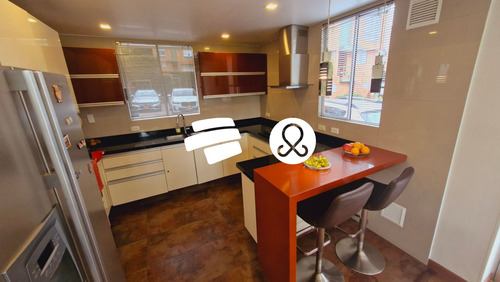 Casa En Venta En Cerros De Suba 4 Habitaciones