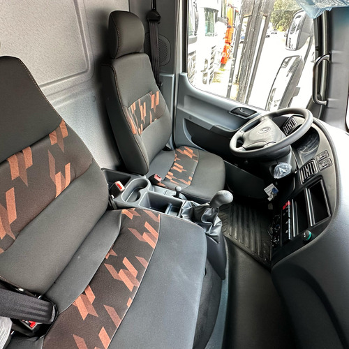 Mb Accelo 1017 Ano 2025 Chassi 4x2 Zero Km Financia Até 100%