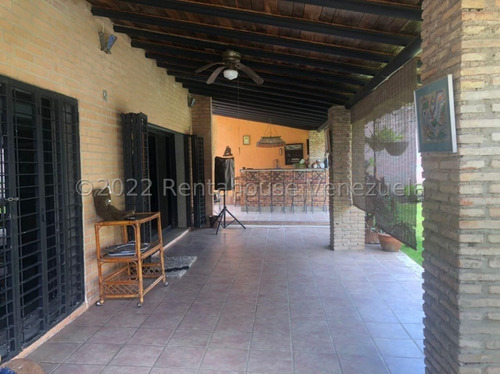 Imagen 10 de 16 de Leida Falcon Rentahouse Vende Townhouse En Parque Mirador Valencia 22-22983 Lf