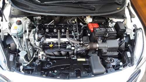 Nissan Versa 1.6 Sense Mt