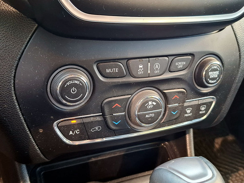 Jeep Cherokee LONGITUDE 2.4 AUT