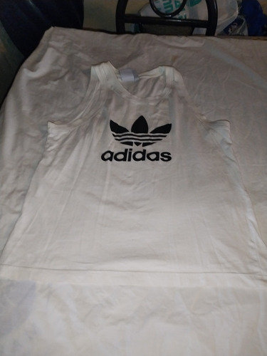 Camiseta adidas Talla Mediana Blanca Con Negro