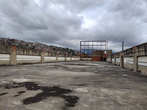 Alquilo Terraza Para Cancha De Padel, Gimansio Ú Otro Uso.