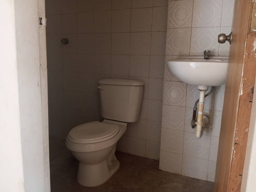 Imagen 7 de 8 de Alquilo Local Comercial Barrio Sucre Barcelona