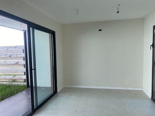 Venta Duplex 3 Amb.lujan A Estrenar Fondo Parrilla