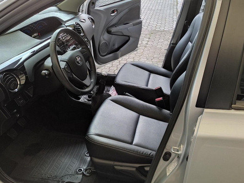 Imagem 7 de 9 de Toyota Etios Hb Xls