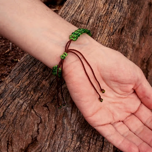 Imagen 3 de 3 de Pulsera Tejida Chaquiron Árbol
