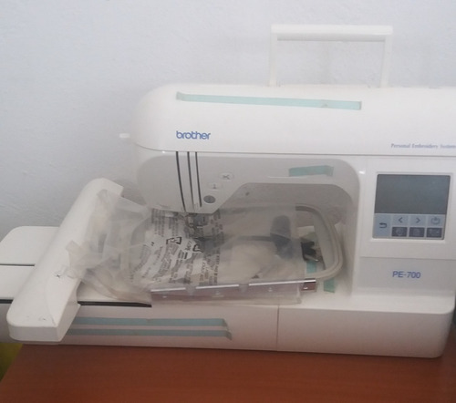 Maquina Bordadora Brother P-e 700