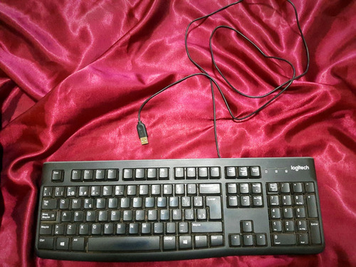 Teclado Logitech Negro, Cableado, Conexión Usb.