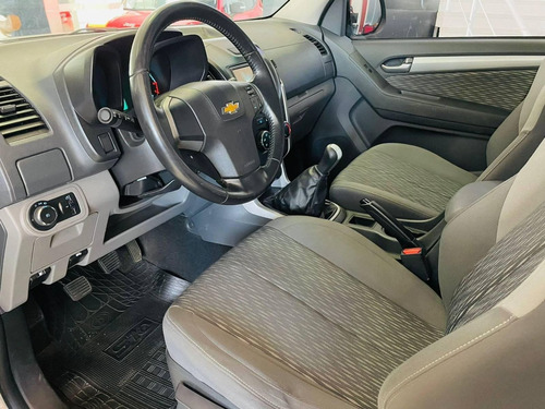 Imagem 3 de 10 de Chevrolet S10 2.4 Advantage 4x2 Cd 8v Flex 4p Manual 201...