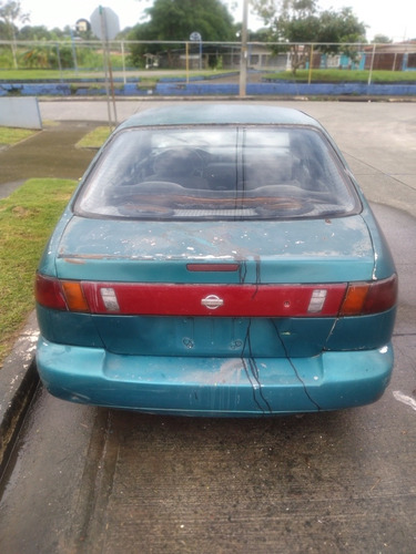 Imagen 6 de 9 de Nissan B14 Sedan