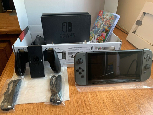 Imagen 4 de 6 de Nintendo Switch With Neon Blue And Neon Red Joycon