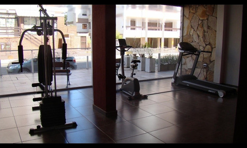 Imagen 18 de 23 de Alquiler Departamento Pinamar Dos Ambientes Centro Para 4 Personas Moderno Con Parrilla, Cochera, Pileta Y Balcón Terraza