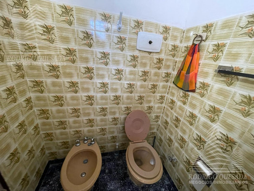 Excelente Casa En Lote Propio De 600m2, Todos Los Servicios!