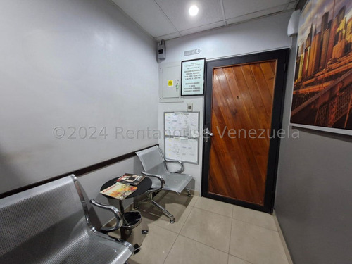 Oficina En Venta En Maracay En Las Delicias Rah 25-16138 Meglisf