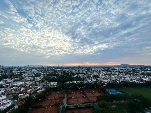 Excelente Departamento En Renta De 2 Recámaras En Classiqa Chapalita Con Aire Acondicionado, Amenidades, Alberca Climatizada, Gimnacio, Area De Juegos Infantiles, Vigilancia Las 24 Horas