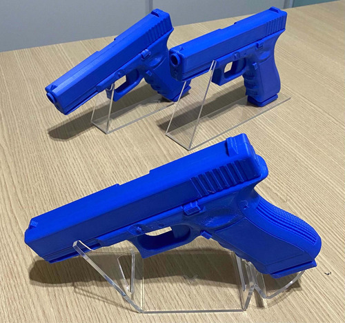 Imagem 4 de 4 de Simulacro Glock Em Abs P/ Treinamento Defesa Pessoal Bluegun