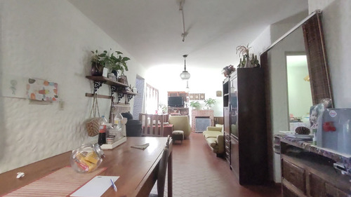 Casa 6 Amb. En Barrio El Cortijo, Malvinas Arg.