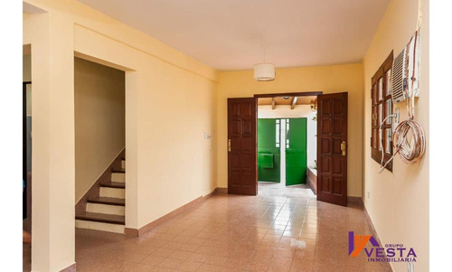 En Venta - Gran Casa En B° Grand Bourg - 450 M2 De Terreno