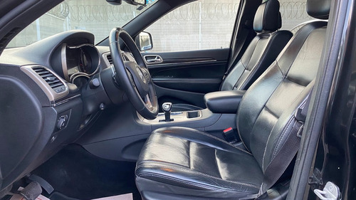 Jeep Grand Cherokee 5.7 Limited Lujo 4x2 Mt
