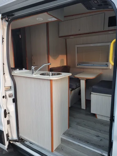 Ford Transit 2.2 L 350 E