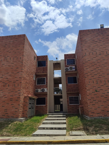 Apartamento En Venta Remodelado En Guatire Urbanización Canaima 