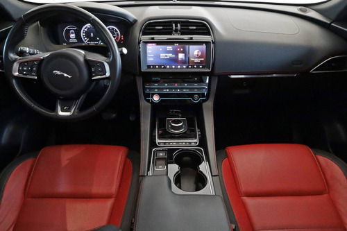 Imagem 8 de 15 de Jaguar F-pace 3.0 V6 Supercharged R-sport Awd 4p