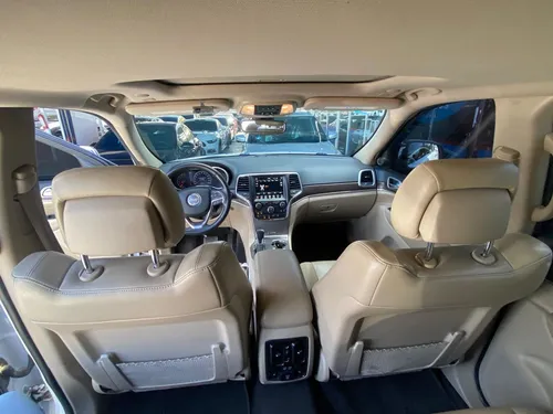 Jeep Grand Cherokee 5.7 Limited Lujo 4x4 At