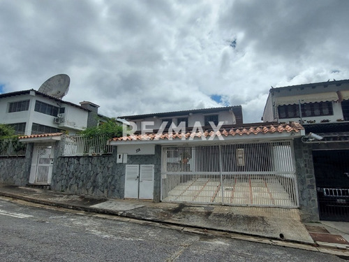 Casa En Venta Urb. Los Naranjos 