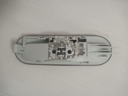 Imagen 2 de 5 de Faro Int Techo Renault Longan Sandero Original 8200074362