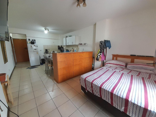 Venta/permuta - Monoambiente - Balcón - Seguridad - Centro, Rosario.