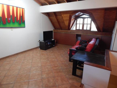 Imagen 11 de 13 de Triplex - Frente - 4 Ambientes - Cochera - Castelar Norte