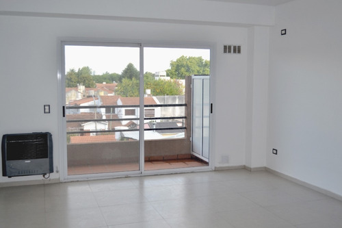 Imagen 2 de 14 de Venta Ph 2 Ambientes Con Cochera A Estrenar - Olivos