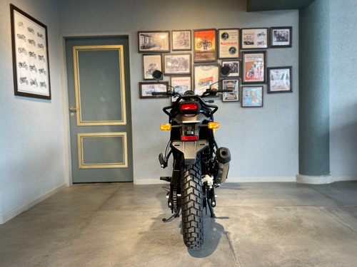 Imagen 6 de 25 de Royal Enfield Himalayan Scram 411 0km