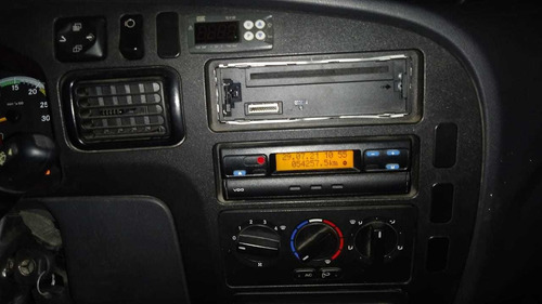Imagem 3 de 7 de Mercedez Acello 1016