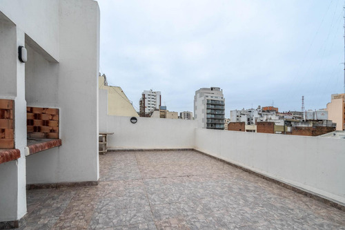 Venta Departamento De 2 Ambientes En Flores