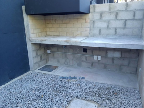 Casa A Estrenar 2 Dormitorios, Cochera. Carrasco Norte