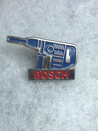 Pin Plateado Con Rotomartillo Azul Bosch 3 X 1.5 Cms Aprox. 