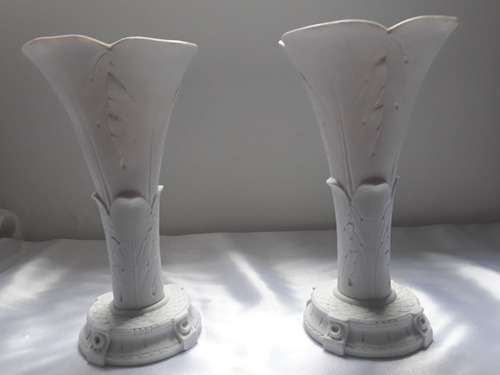Par De Floreros De Porcelana Alemana (Usado)